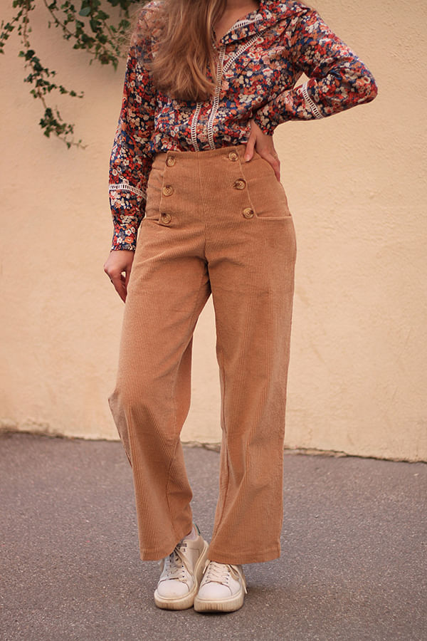 Un pantalon en velours côtelé stretch fait par Cha_coud